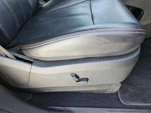 Used 2019 Dodge Grand Caravan GT image 34