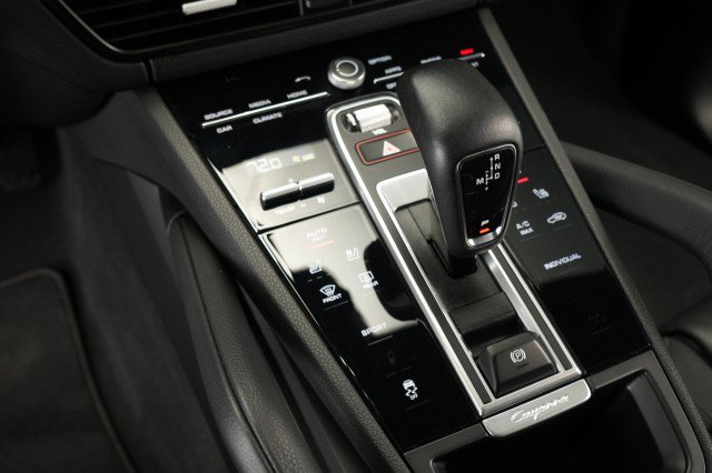 Used 2023 Porsche Cayenne AWD/4WD image 44