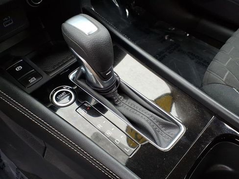Used 2022 Nissan Kicks SV w/ Exterior Package FWD image 16
