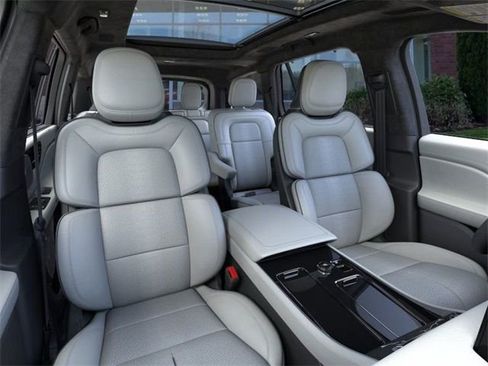 New 2025 Lincoln Aviator Black Label w/ Jet Appearance Package image 10