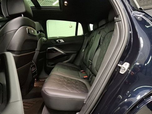 Used 2025 BMW X6 xDrive40i image 8