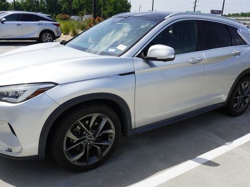Used 2019 INFINITI QX50 Essential w/ Sensory Package FWD image 5