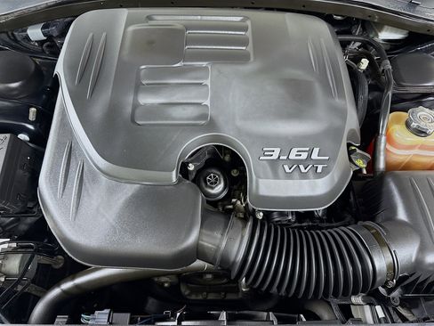 Used 2018 Dodge Charger SXT w/ Blacktop Package image 37