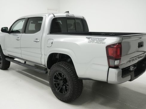 Used 2021 Toyota Tacoma SR w/ SR Convenience Package RWD image 5