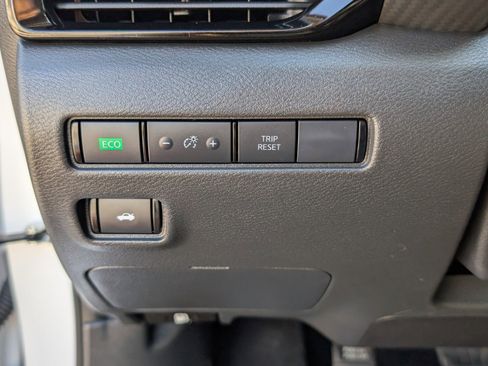 Certified 2025 Nissan Sentra SR w/ SR Premium Package image 36