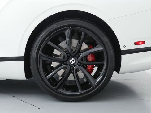 Used 2021 Bentley Continental GT V8 image 37