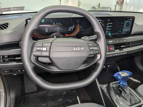 Certified 2025 Kia K4 LXS image 35