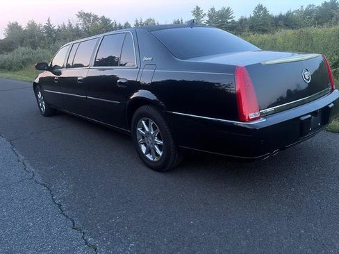 Used 2011 Cadillac DTS Limousine FWD image 3