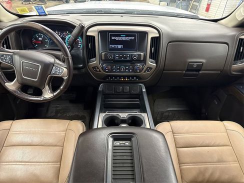 Used 2017 GMC Sierra 2500 Denali w/ Duramax Plus Package AWD/4WD image 22