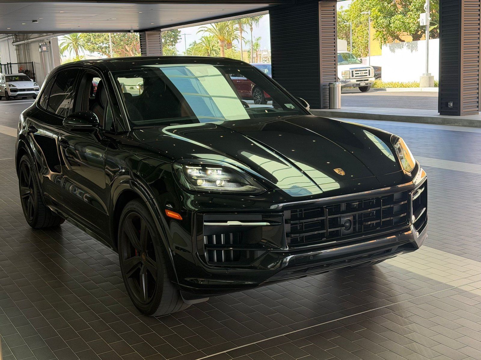 Certified 2025 Porsche Cayenne GTS AWD/4WD image 6