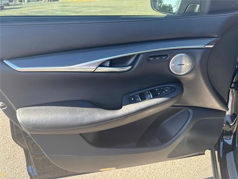 Used 2023 INFINITI QX50 Sport image 9