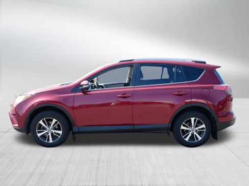 Used 2018 Toyota RAV4 XLE AWD/4WD image 4