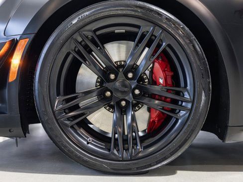 Used 2018 Chevrolet Camaro ZL1 image 34