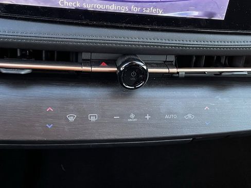 Used 2024 Nissan Ariya FWD image 24