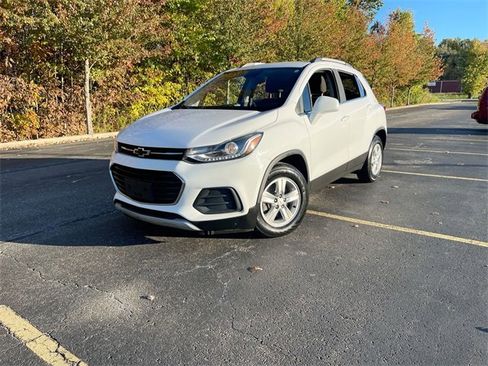 Certified 2020 Chevrolet Trax LT image 1