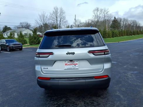 Used 2024 Jeep Grand Cherokee L Altitude AWD/4WD image 4