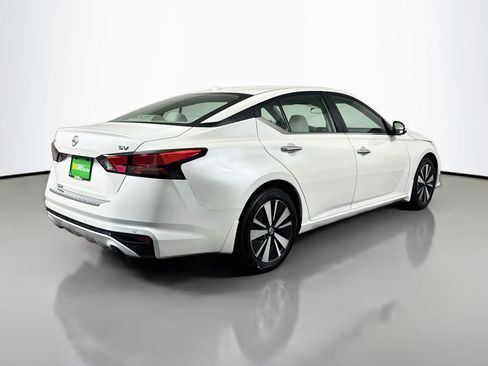 Used 2022 Nissan Altima 2.5 SV w/ SV Premium Package FWD image 10