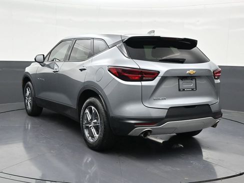 Used 2024 Chevrolet Blazer LT FWD image 3