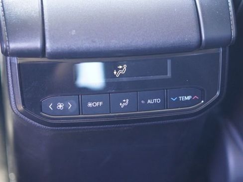 Used 2023 Toyota Highlander Limited image 41