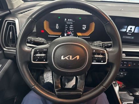 Used 2024 Kia Sorento S image 33