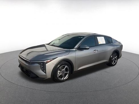 Used 2025 Kia K4 LXS image 3