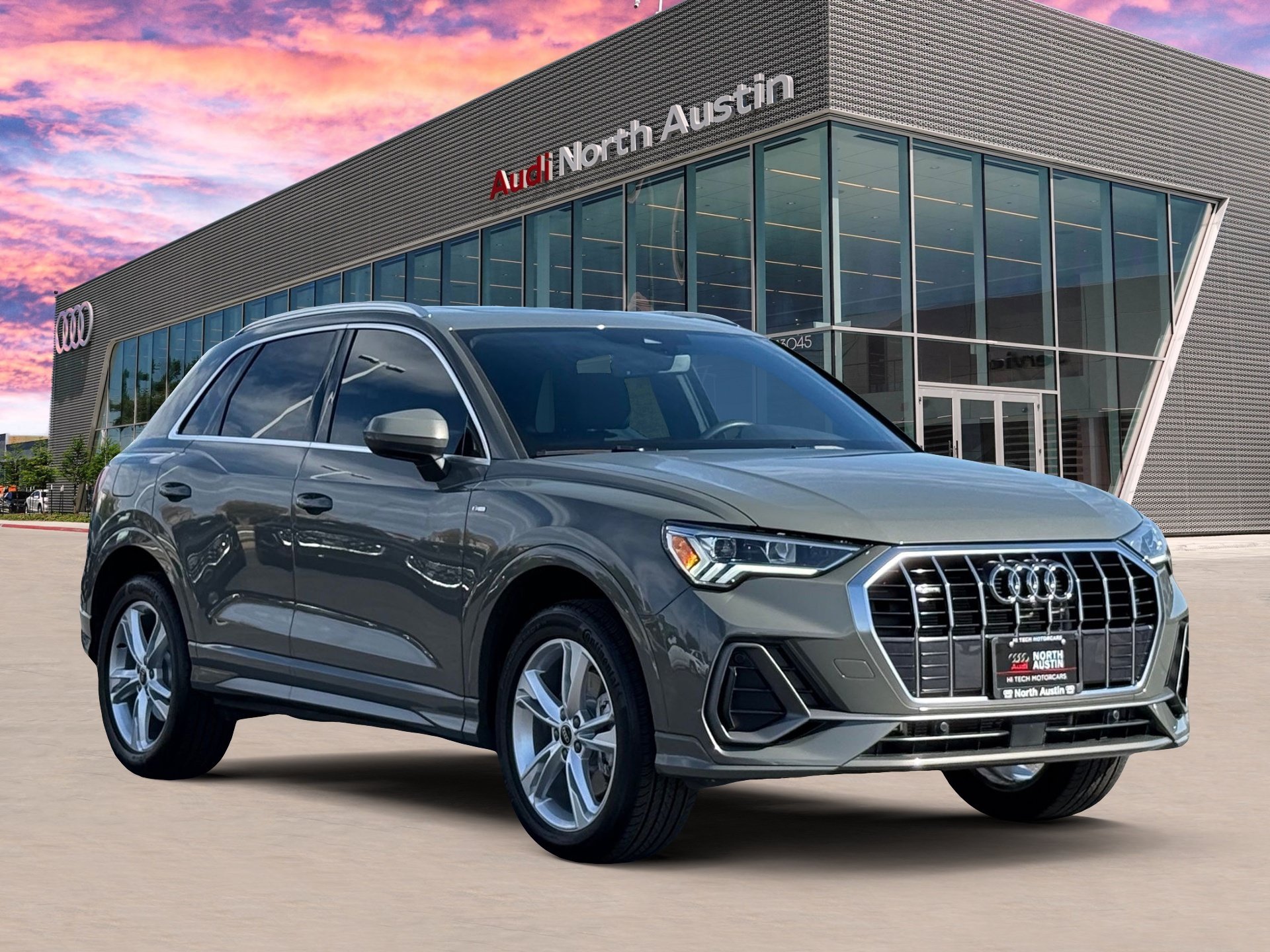Used 2024 Audi Q3 2.0T Premium Plus w/ Premium Plus Package AWD/4WD image 3