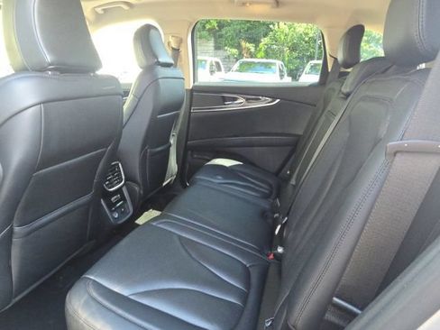 Used 2023 Lincoln Nautilus Reserve AWD/4WD image 31