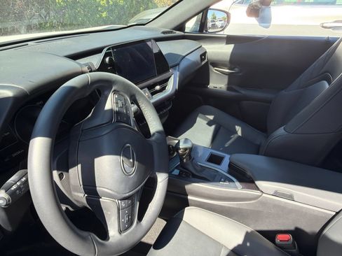 Used 2024 Lexus UX 250h FWD image 5