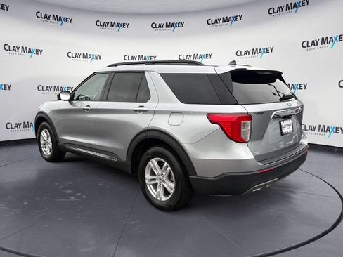 Used 2022 Ford Explorer XLT w/ Equipment Group 202A AWD/4WD image 3