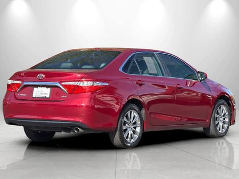 Used 2015 Toyota Camry XLE w/ Moonroof Package FWD image 2
