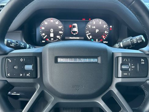 Used 2023 Land Rover Defender 110 X-Dynamic SE image 29