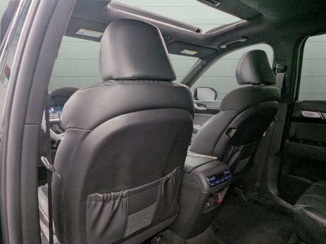 Used 2025 Hyundai Palisade Calligraphy FWD image 29