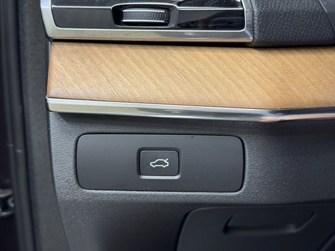 Used 2024 Volvo XC90 B5 Plus image 33