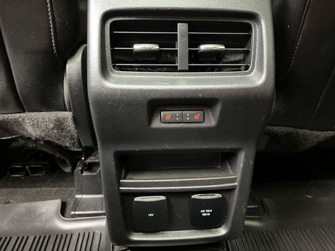 Used 2019 Ford Edge Titanium w/ Equipment Group 301A AWD/4WD image 15