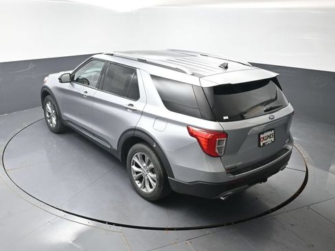 Used 2022 Ford Explorer Limited w/ Equipment Group 301A AWD/4WD image 48