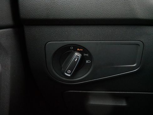 Certified 2021 Volkswagen Tiguan SE w/ Panoramic Sunroof Package image 26