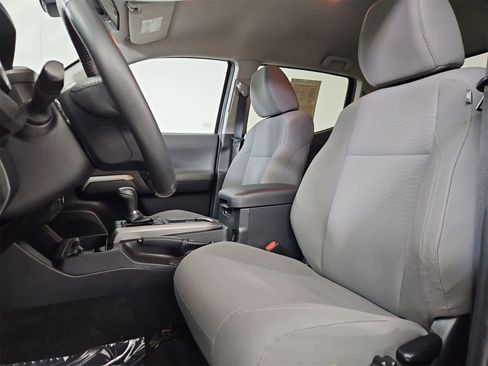 Used 2019 Toyota Tacoma SR5 image 16