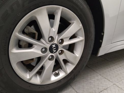 Used 2018 Kia Optima LX FWD image 31
