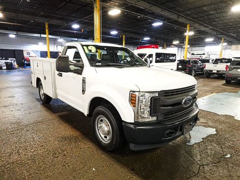 Used 2019 Ford F250 XL image 1