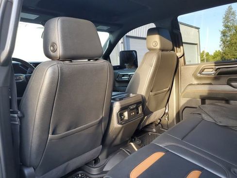 Used 2024 GMC Sierra 2500 AT4 w/ AT4 Premium Plus Package AWD/4WD image 10