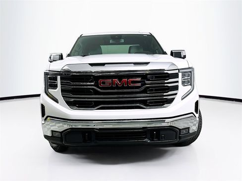 Used 2023 GMC Sierra 1500 SLT w/ X31 Off-Road Package image 5