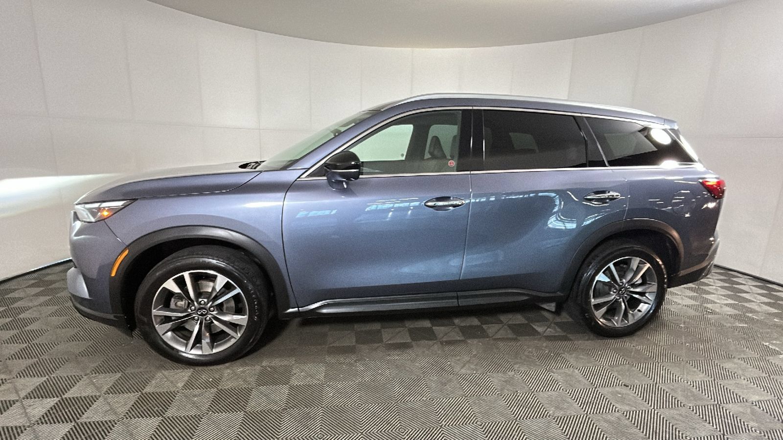 Used 2024 INFINITI QX60 Luxe AWD/4WD image 5