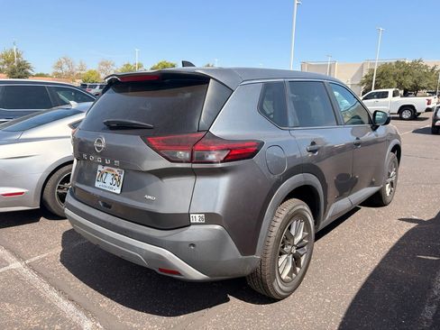 Used 2023 Nissan Rogue S AWD/4WD image 5
