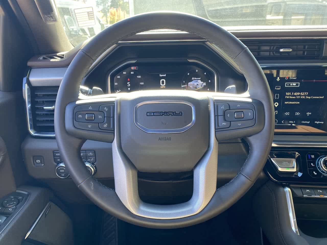 Used 2025 GMC Sierra 1500 Denali w/ Denali Carbonpro Edition AWD/4WD image 19
