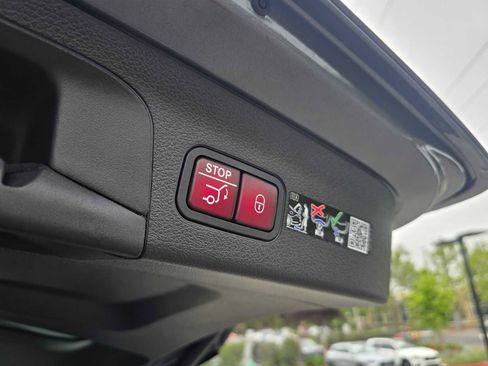 Used 2026 Mercedes-Benz GLS 450 4MATIC image 17