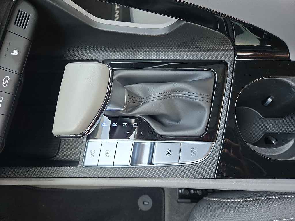 Certified 2025 Hyundai Elantra SEL FWD image 28