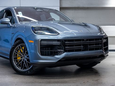 New 2026 Porsche Cayenne Turbo image 16