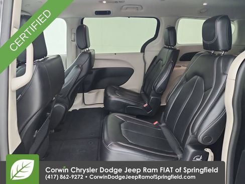 Certified 2023 Chrysler Pacifica Touring-L image 30