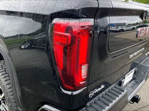 Used 2024 GMC Sierra 1500 AT4 w/ Technology Package AWD/4WD image 20