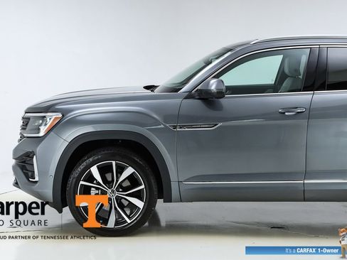 Used 2025 Volkswagen Atlas Cross Sport SEL Premium R-Line image 3